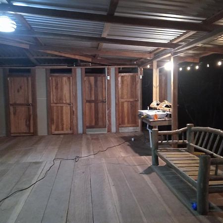 Casa Maya Lívingston Екстериор снимка