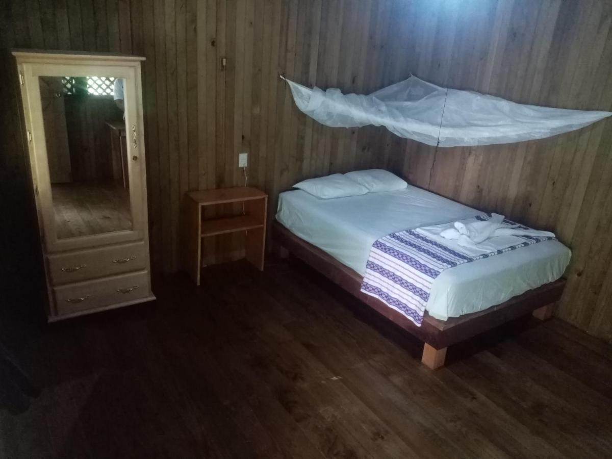 Casa Maya Lívingston Екстериор снимка